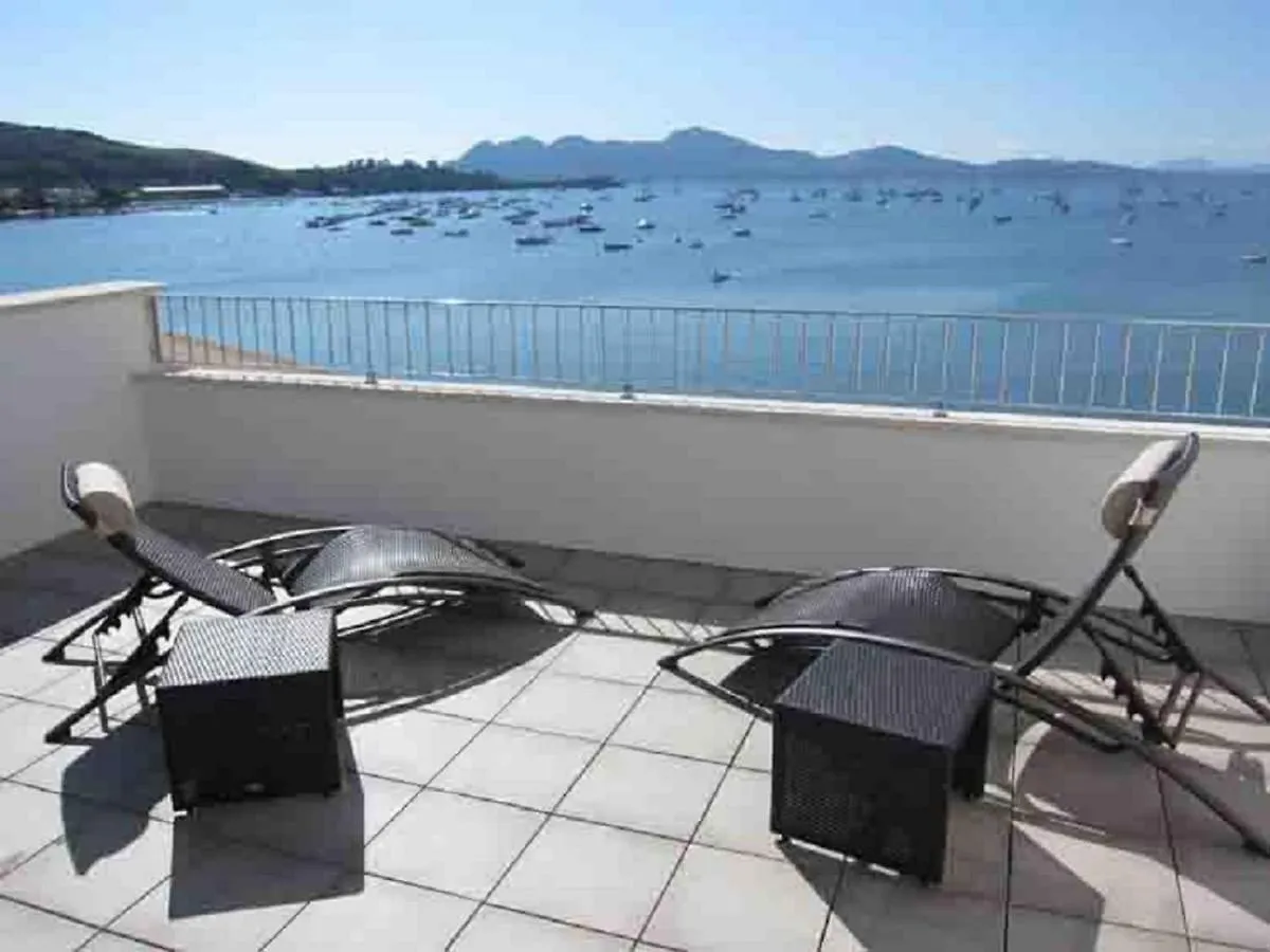 Voramar 33A - Joana Attic location